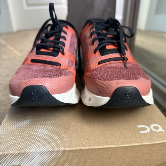 On Running' CloudGo Wide Shoes - Picture 4 of 13